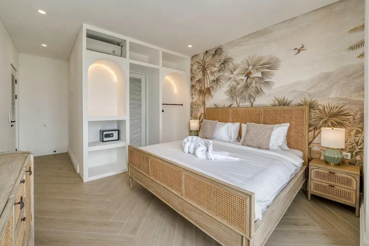 Villa Brand New 4Br Colonial Retreat In Berawa, Canggu
